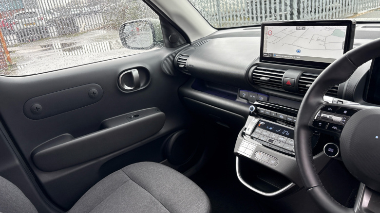 Hyundai INSTER 85kW 02 49kWh 5dr Auto Electric Hatchback